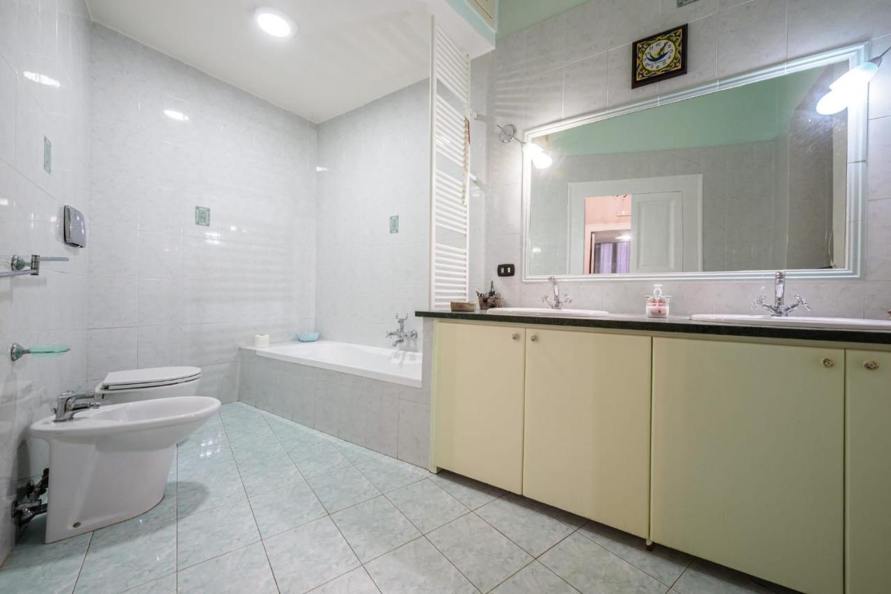 Appartement Casa Di Flo à Naples Extérieur photo
